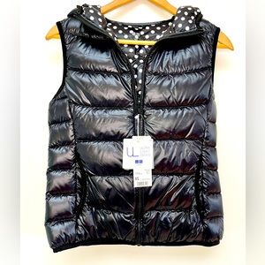 NWT Uniqlo Women's XS Ultra Light Down Black Hooded Full Zip Puffer Vest